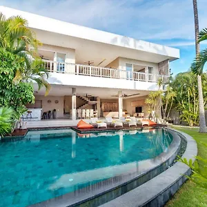 https://villa-lisa.hotelsseminyak.net